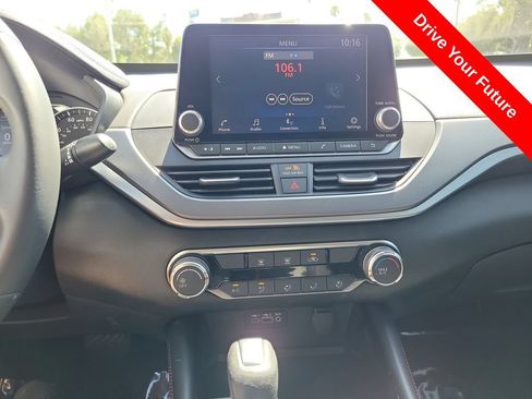 Used 2023 Nissan Altima 2.5 SR FWD image 15