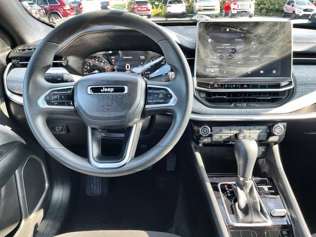 Used 2023 Jeep Compass Sport AWD/4WD image 12