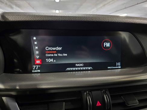 Used 2018 Alfa Romeo Stelvio Ti Sport image 14