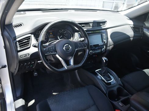 Used 2019 Nissan Rogue SV image 8