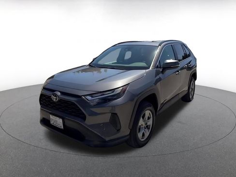 Used 2025 Toyota RAV4 XLE w/ Convenience Package AWD/4WD image 7