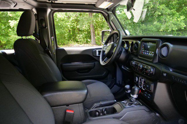 Used 2023 Jeep Wrangler Unlimited Sport AWD/4WD image 38