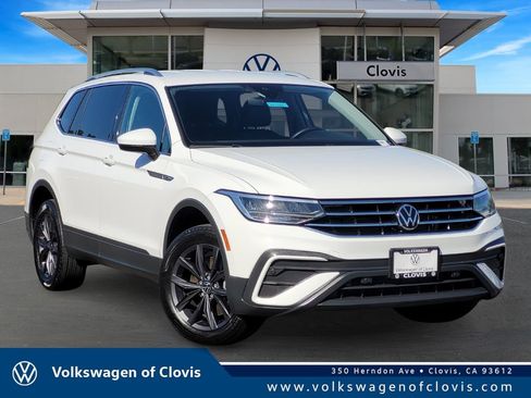 Used 2024 Volkswagen Tiguan SE AWD/4WD image 1
