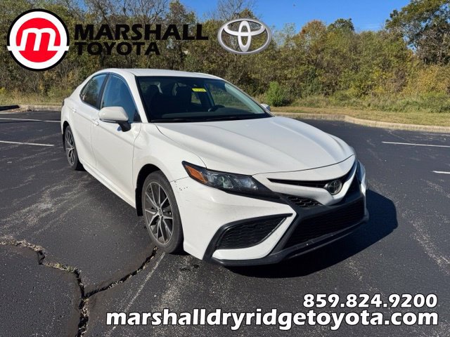 Used 2023 Toyota Camry SE FWD image 1