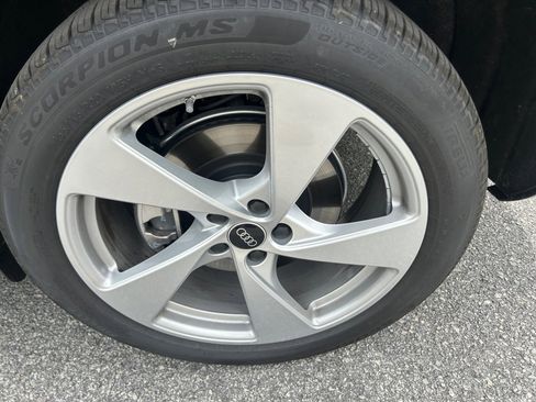 Used 2025 Audi Q5 Premium Plus w/ Premium Plus AWD/4WD image 22