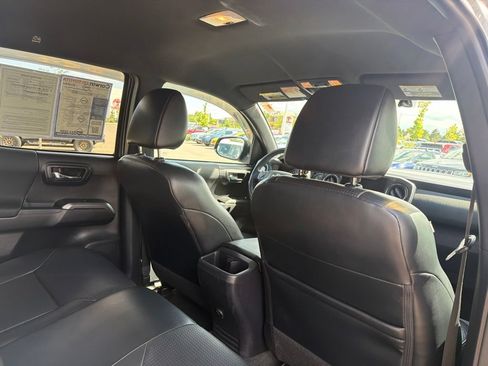 Used 2017 Toyota Tacoma TRD Pro AWD/4WD image 16