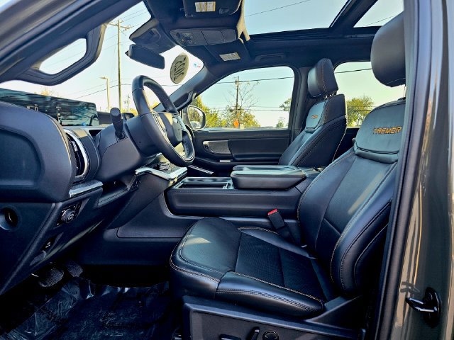 Used 2025 Ford Expedition Tremor AWD/4WD image 18