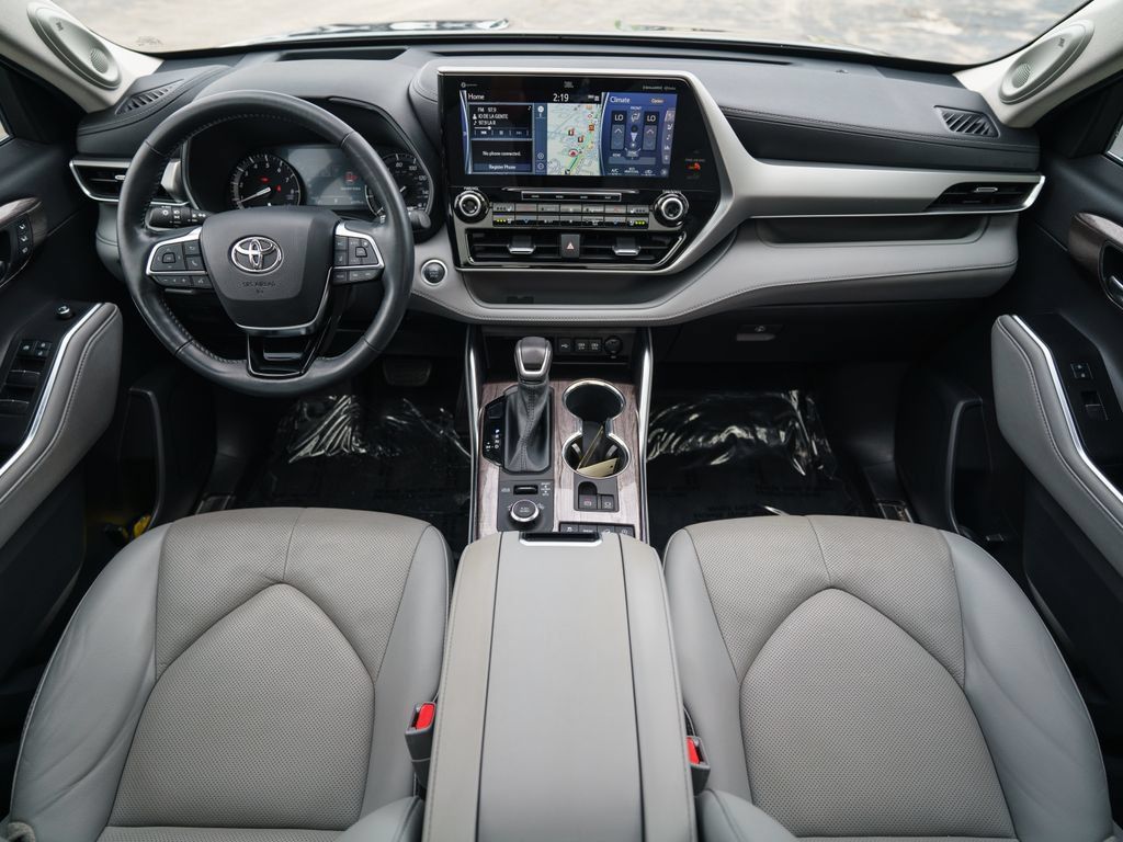 Used 2021 Toyota Highlander Platinum AWD/4WD image 15