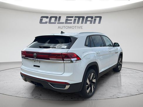 Used 2024 Volkswagen Atlas Cross Sport SE FWD image 3