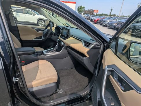 Used 2020 Toyota RAV4 XLE w/ All Weather Liner Package AWD/4WD image 34