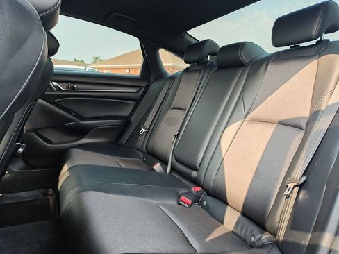Used 2018 Honda Accord Sport image 14