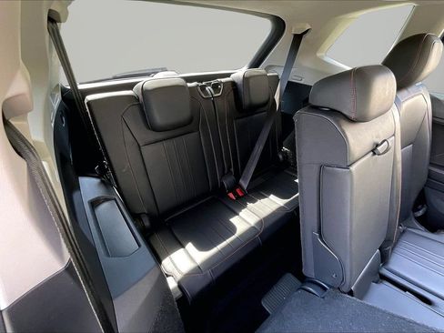 Used 2024 Volkswagen Tiguan Wolfsburg Edition FWD image 24