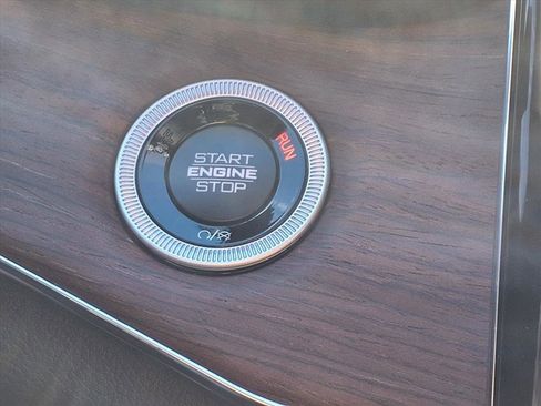 New 2025 Jeep Grand Cherokee Summit image 12