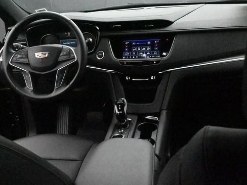 Used 2025 Cadillac XT5 Luxury AWD/4WD image 14