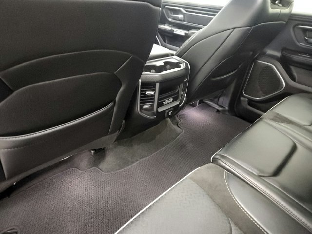 Used 2024 RAM 1500 Laramie AWD/4WD image 20