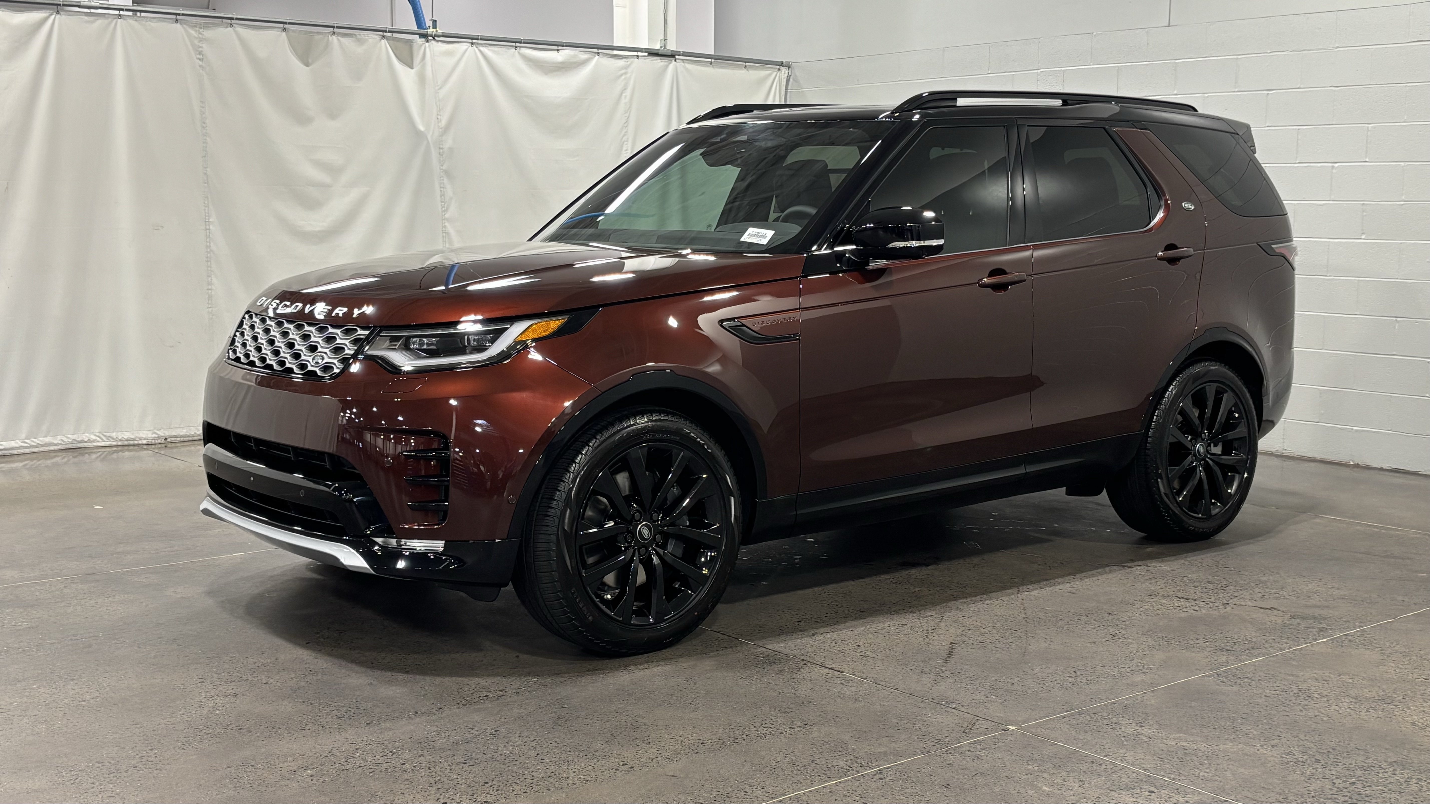 New 2026 Land Rover Discovery Limited Edition AWD/4WD image 1