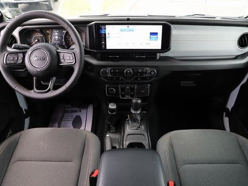 Used 2024 Jeep Gladiator Sport image 20