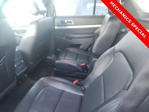 Used 2016 Ford Explorer XLT w/ Equipment Group 202A image 8
