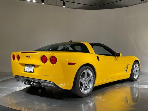 Used 2005 Chevrolet Corvette Coupe w/ Preferred Equipment Group RWD image 5