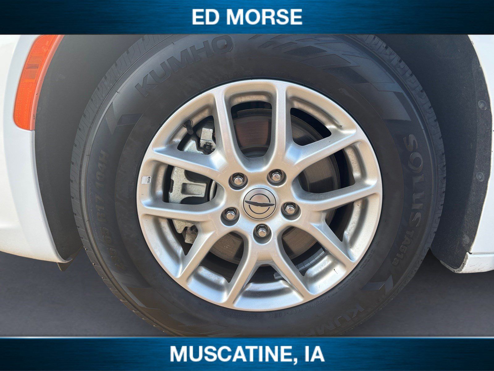 Used 2024 Chrysler Pacifica Touring-L FWD image 14