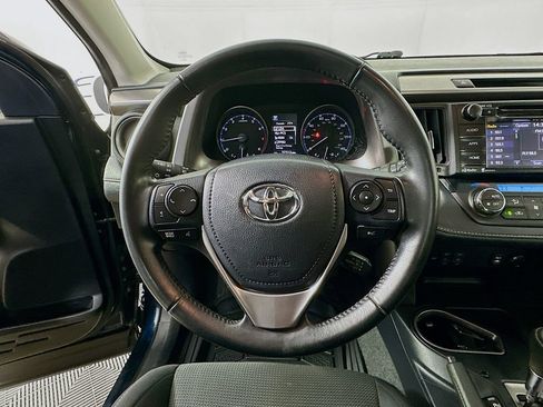 Used 2018 Toyota RAV4 XLE AWD/4WD image 13