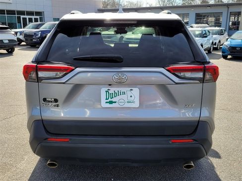 Used 2019 Toyota RAV4 XLE image 9