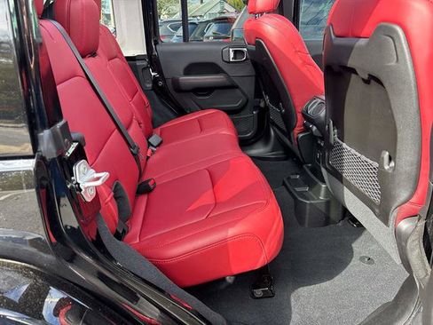 Certified 2024 Jeep Wrangler Unlimited Rubicon 392 image 17