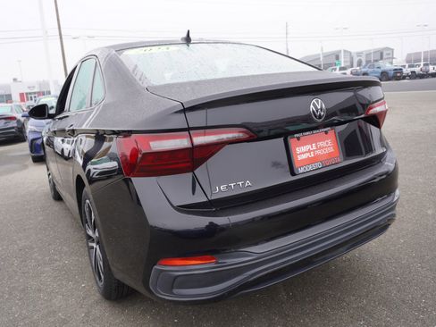 Used 2023 Volkswagen Jetta Sport image 8