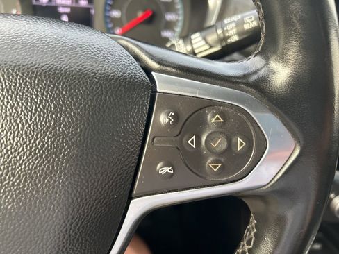 Used 2023 Chevrolet Traverse LT image 20