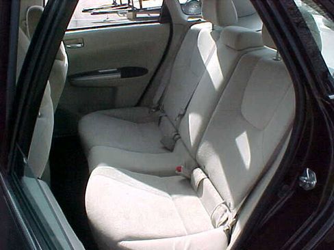 Used 2010 Subaru Impreza 2.5i Premium image 10