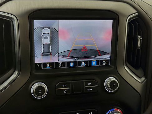 Used 2022 GMC Sierra 3500 Denali w/ Technology Package AWD/4WD image 17