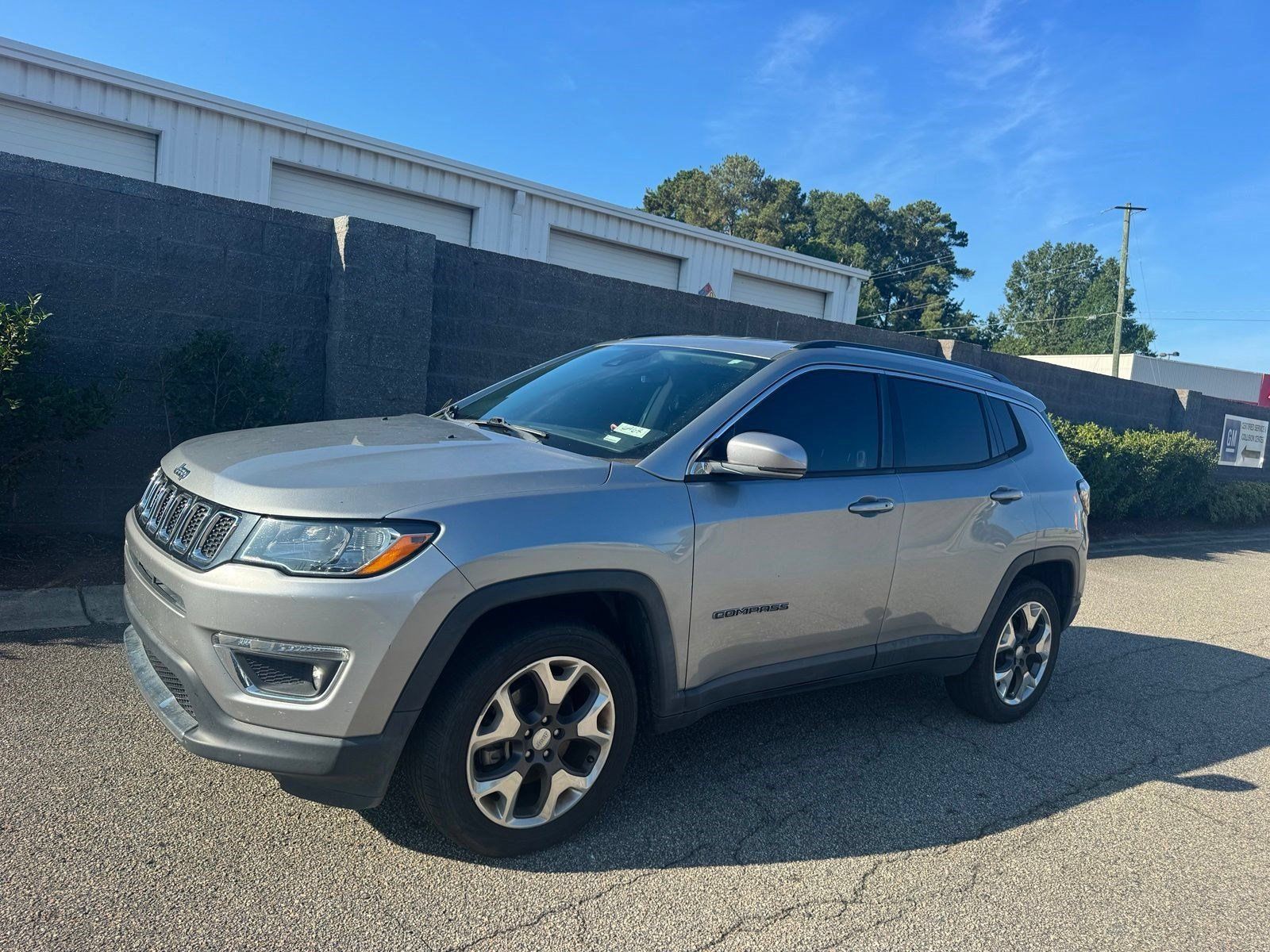 Used 2021 Jeep Compass Limited AWD/4WD image 2