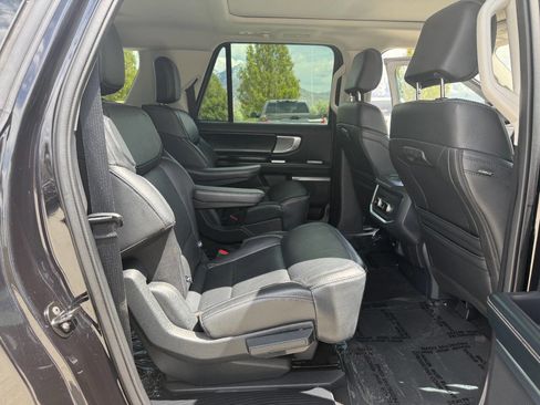 Used 2025 Ford Expedition Max Platinum AWD/4WD image 22