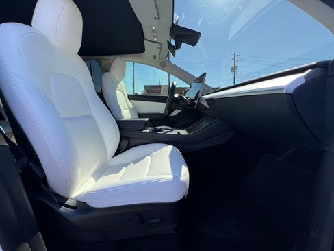 Used 2020 Tesla Model Y Long Range image 29