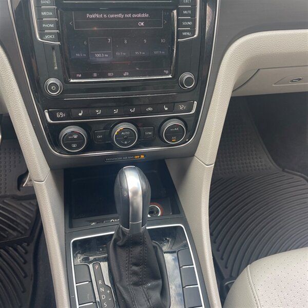 Used 2015 Volkswagen Passat 1.8T Limited Edition FWD image 14
