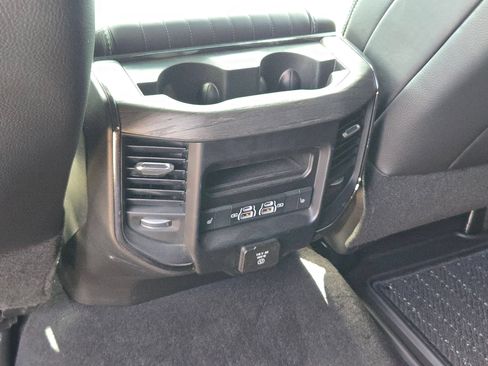 Used 2026 RAM 2500 Limited AWD/4WD image 23