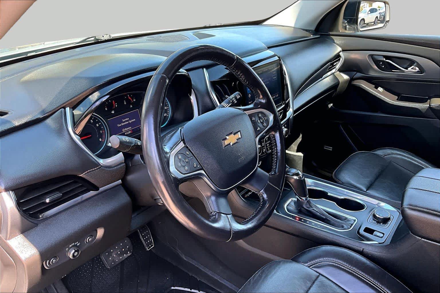 Used 2020 Chevrolet Traverse Premier w/ Redline Edition FWD image 18