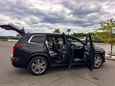 Used 2021 Cadillac XT6 Premium Luxury AWD/4WD image 8