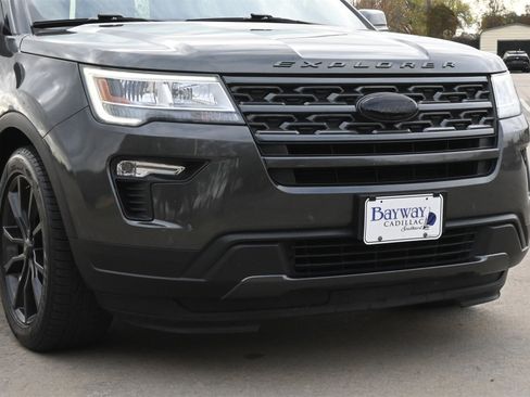 Used 2019 Ford Explorer XLT w/ Equipment Group 202A image 28