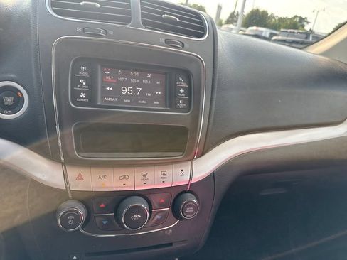 Used 2020 Dodge Journey SE w/ SE Popular Equipment Group FWD image 18
