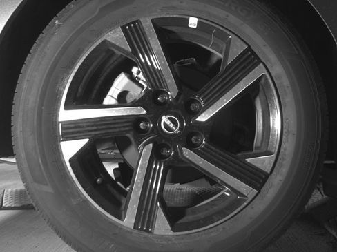 Used 2025 Nissan Sentra SV FWD image 15