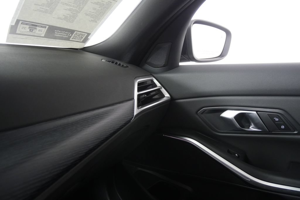 Certified 2025 BMW 330i Sedan RWD image 26