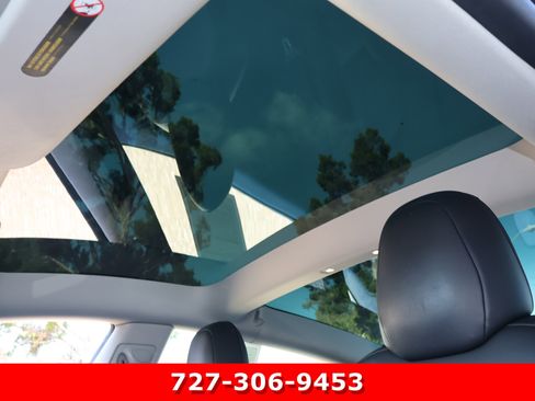 Used 2023 Tesla Model 3 Standard Range image 5