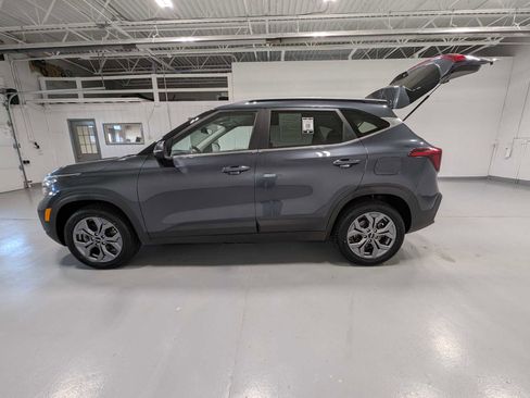 Used 2024 Kia Seltos S AWD/4WD image 12