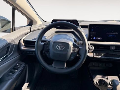 Used 2024 Toyota Prius XLE FWD image 13