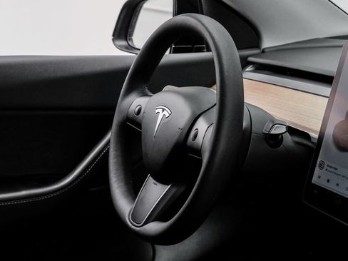 Used 2021 Tesla Model Y Long Range AWD/4WD image 15