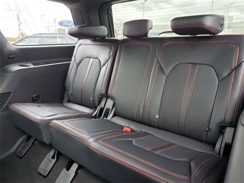 Certified 2023 Ford Expedition Limited image 29