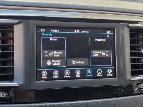 Used 2019 Chrysler Pacifica Touring-L image 17