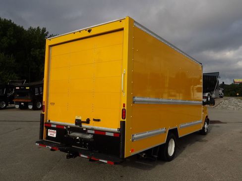 Used 2021 GMC Savana 3500 Extended w/ Power Convenience Package image 7