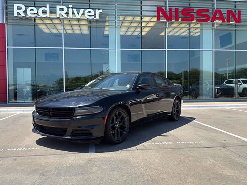 Used 2021 Dodge Charger SXT w/ Blacktop Package RWD image 1
